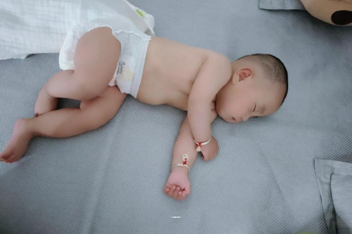 唐山怀孕多久会显肚子